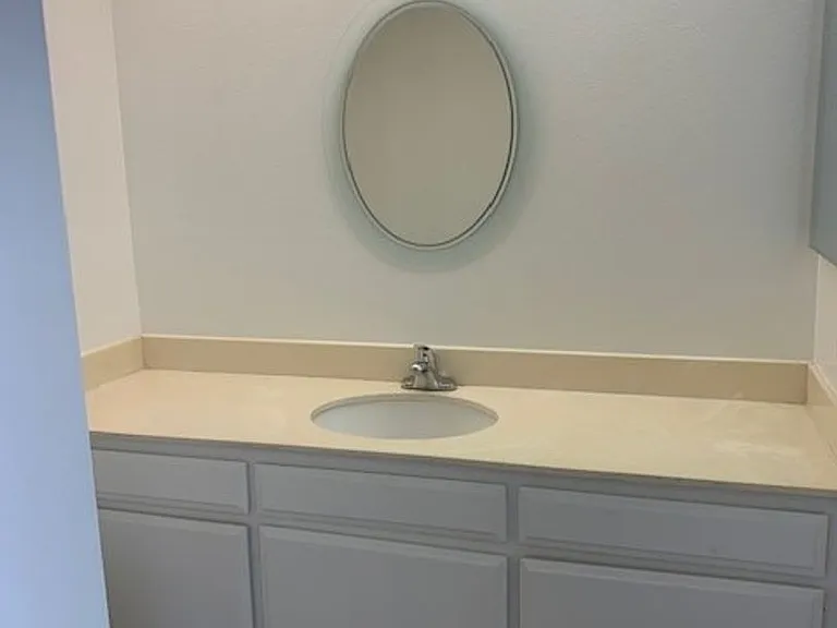 659 Del Parque Dr #B — Photo 17
