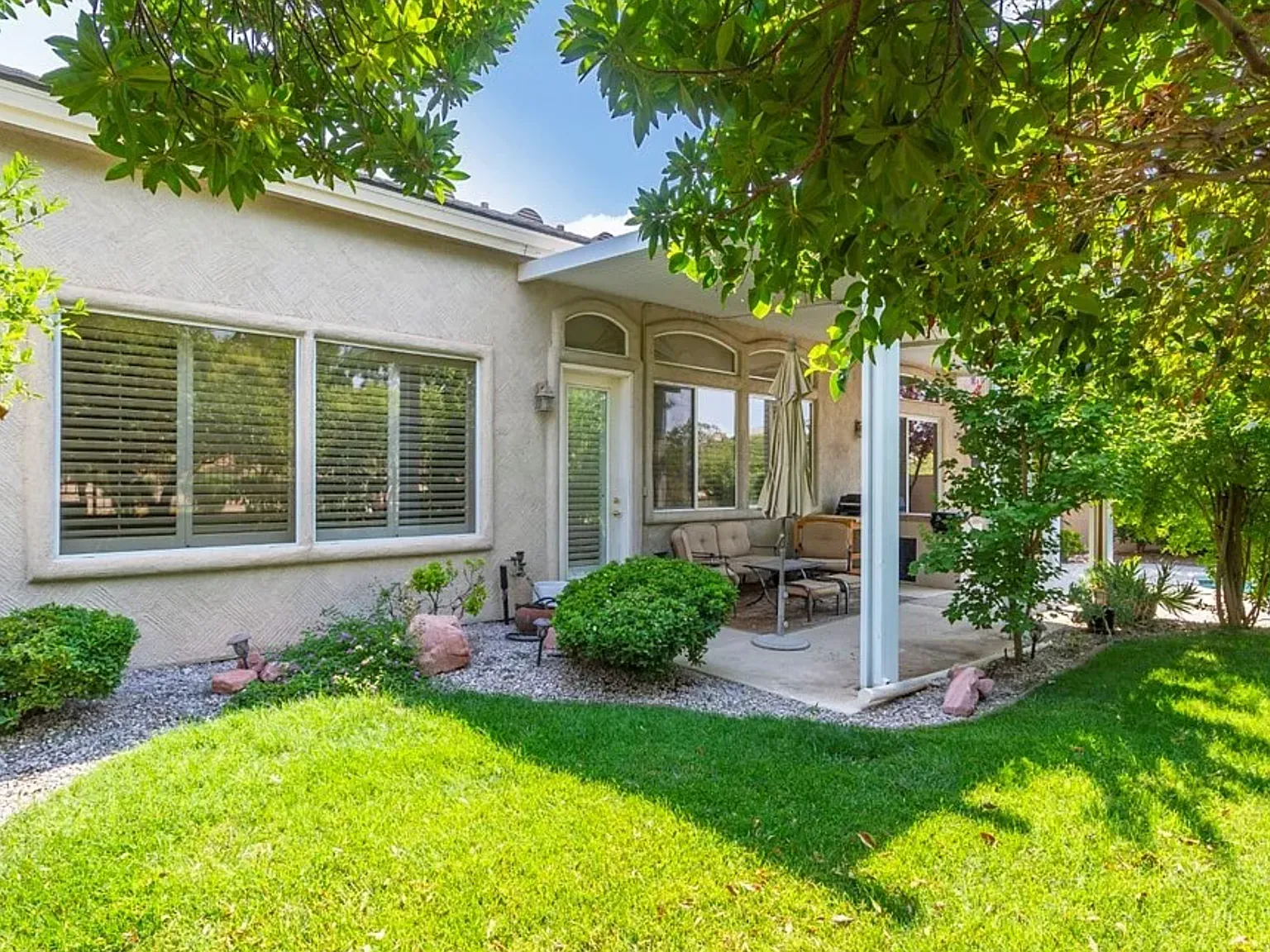 3 bed, 2.5 bath, 2417 sqft, $3,550 — Photo 3