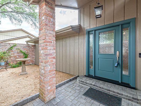 3rd image of 4926 Whispering Falls Dr