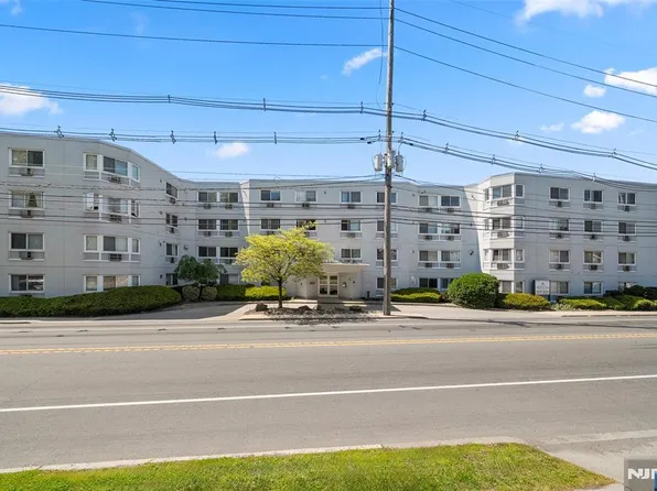 333 Grand Ave APT 2N, Palisades Park, NJ 07650