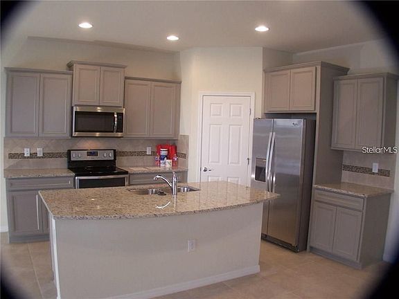 4th image of 9143 Hillcroft Dr
