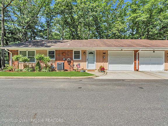 5th image of 134D Farrington Ct