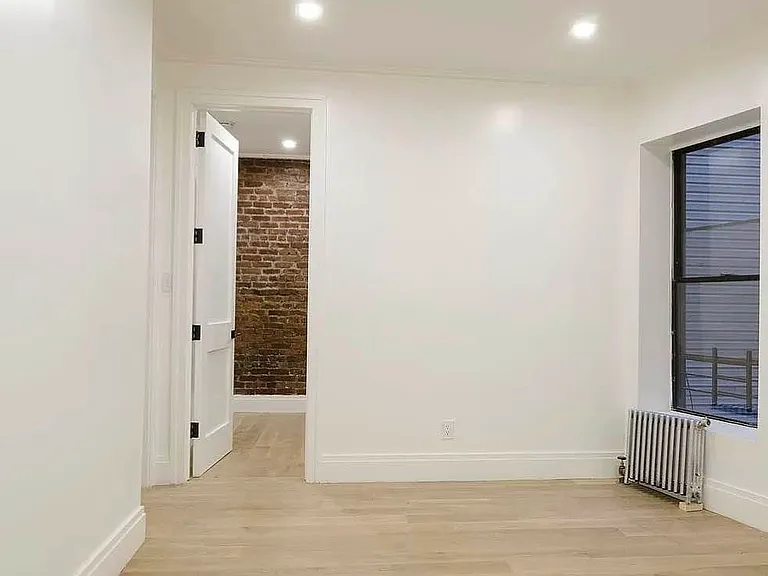 251 Pacific St #10 — Photo 4