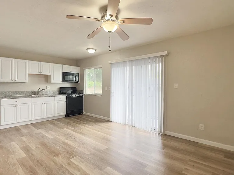 The Dalton Apartments — Photo 18