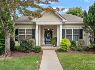 8735 Westwind Point Dr, Cornelius, NC 28031