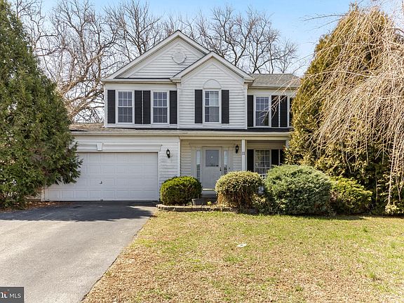 2nd image of 11 Osprey Ln