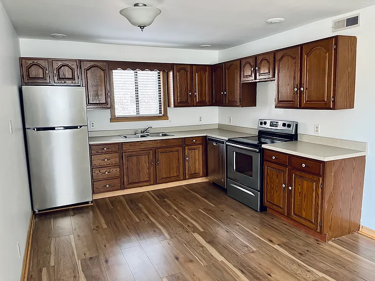 9 Nathan Dr #3 — Photo 3