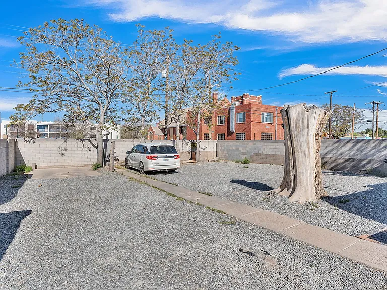 205 Harvard Dr SE #A — Photo 7