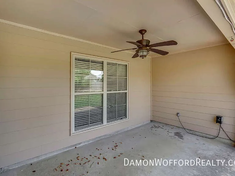 107 Emry Cv — Photo 9