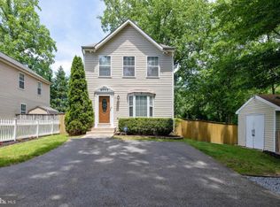 8043 Nancys Pond Ct, Pasadena, MD 21122