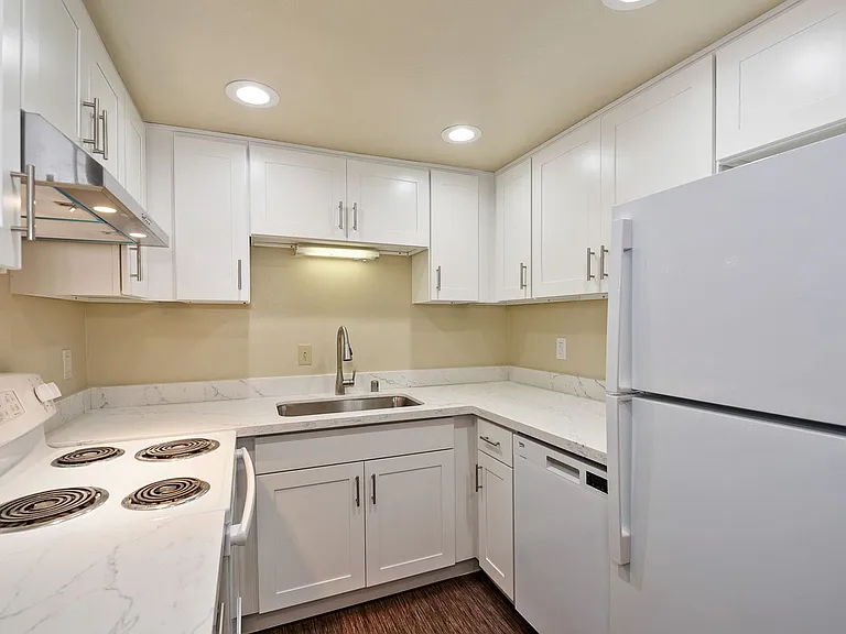 Stonebridge Apartments — Photo 81