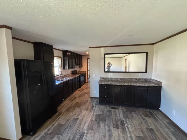 104 Broadview Dr, Le Mars, IA 51031