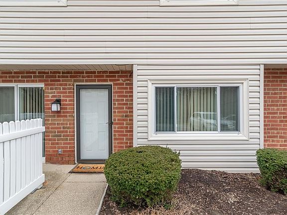 4th image of 4314 Hyde Park Unit 7
