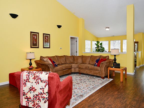 3rd image of 5841 Oberlies Way