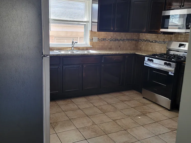 5712 W Montrose Ave #3B — Photo 4