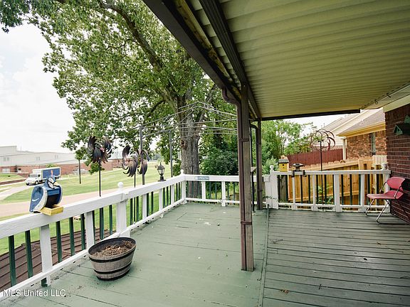 5th image of 7958 Chesterfield Dr S