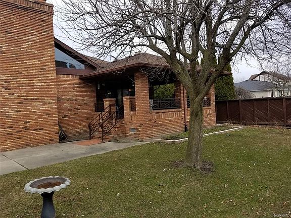 4th image of 25729 Wilson Dr