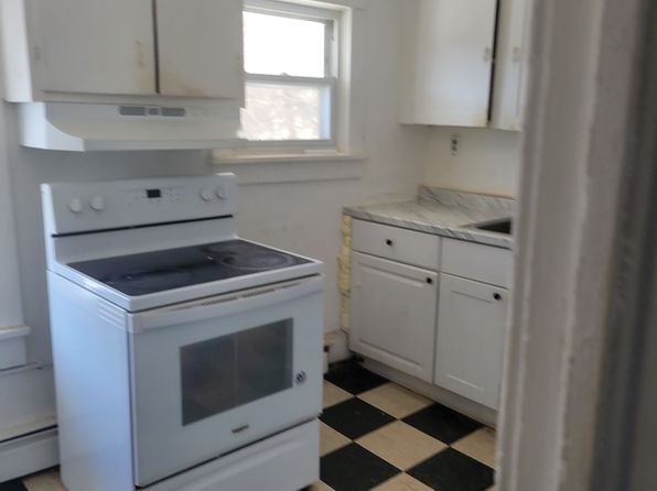 30 Columbia St #4