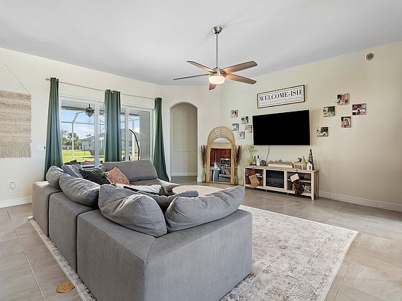 5th image of 364 SW Saginaw Avenue