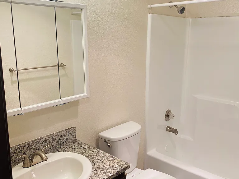 Rivers Landing Apartments — Photo 15
