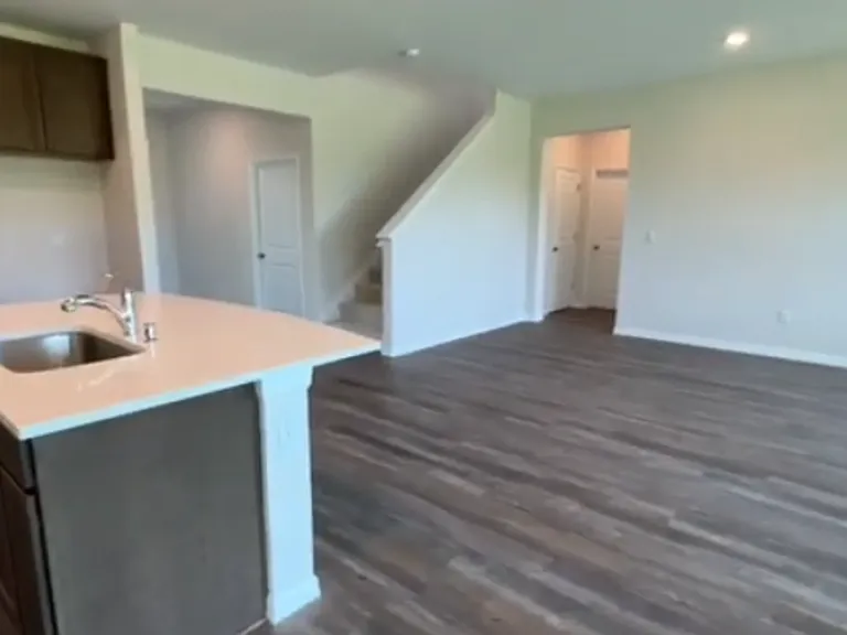 10503 Farm Hill Ave — Photo 5