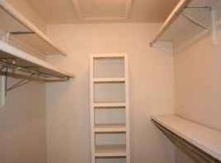 10340 Briar Hollow Dr APT 4, Saint Louis, MO 63146