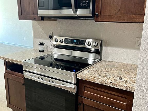 5th image of 192 Palm Ave #1