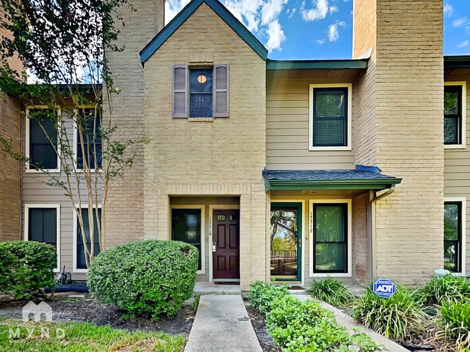 2 bed, 2.5 bath, 1282 sqft, $1,749 — Photo 1