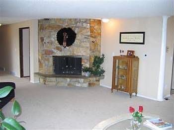 4th image of 2447 Lenore Dr
