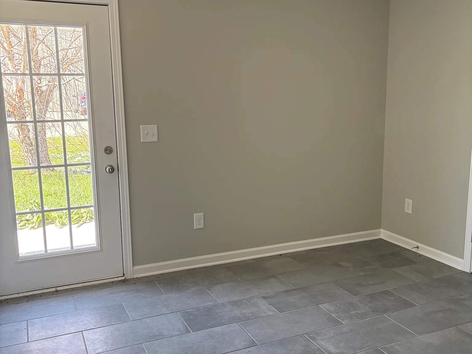 2 bed, 900 sqft, $1,200 — Photo 3