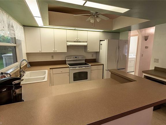 5th image of 2031 NE 5th St