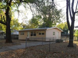 423 S Wire Ave, Haysville, KS 67060