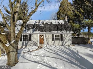 33 S Brick Ln, Elverson, PA 19520