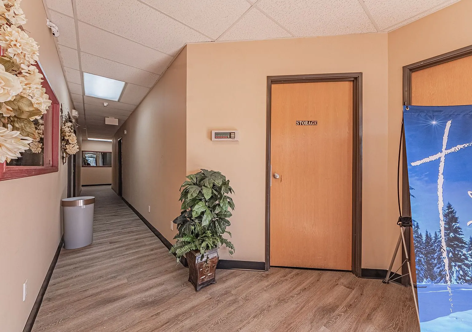Commercial Space Available! — Photo 2
