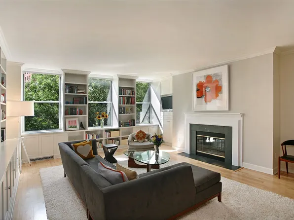 534 Hudson Street image 1 of 7