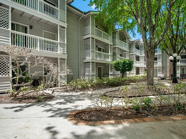 Aventine at Lantana - 55+ Active Adult Apartments — Photo 33