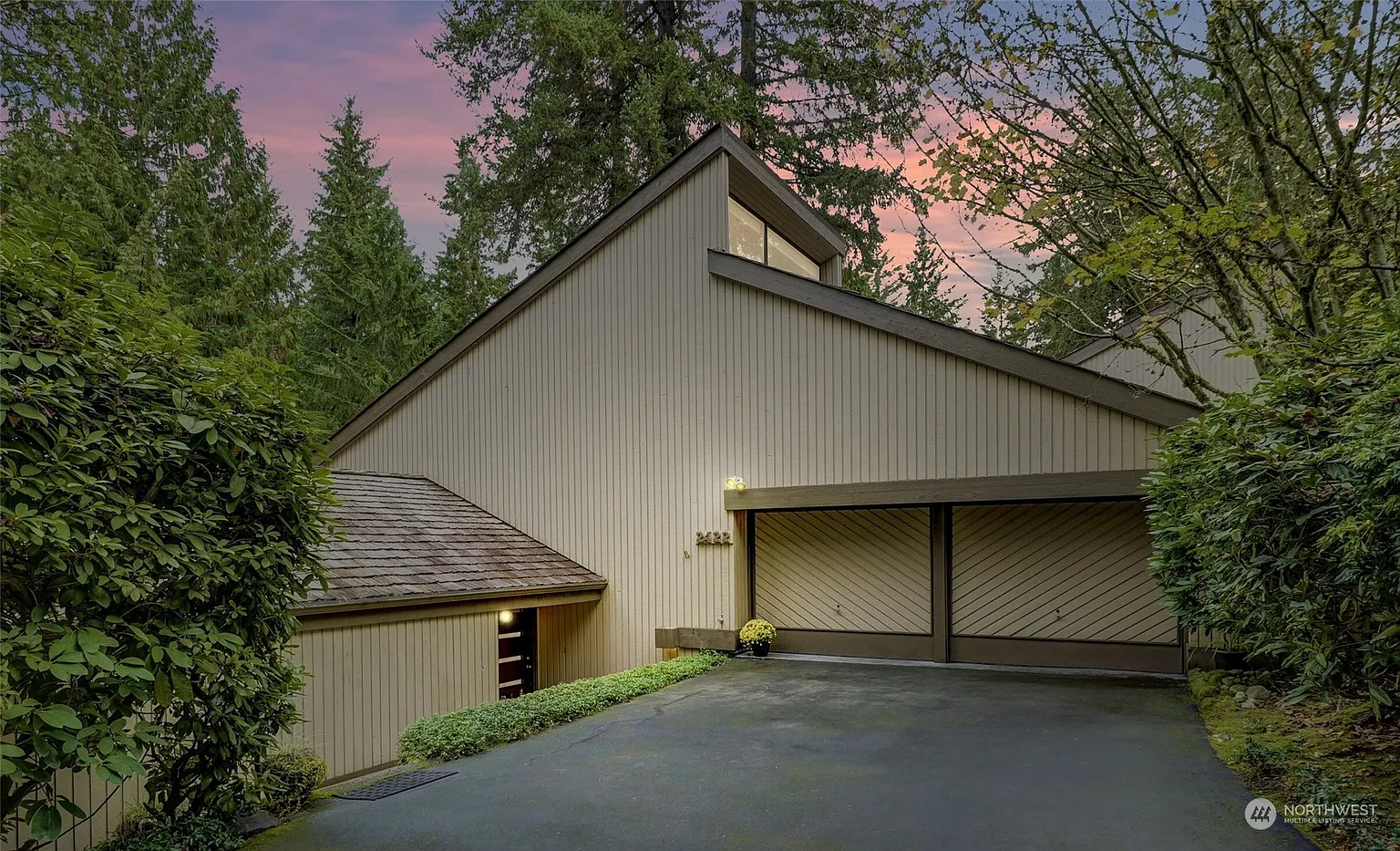 2422 Sahalee Drive W photo 1