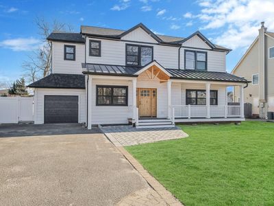 29 Gladstone Ave, West Islip, NY, 11795