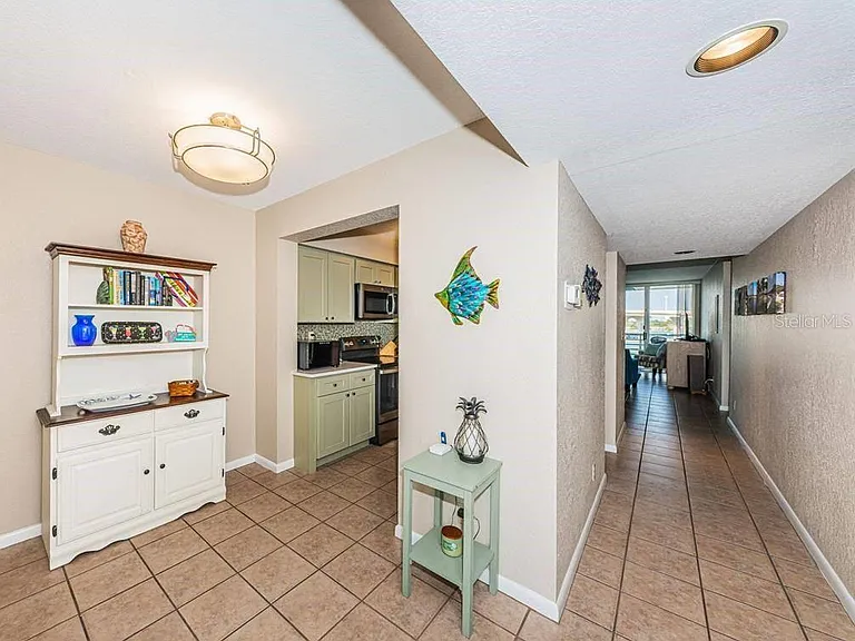 5901 Bahia Del Mar Cir #518 — Photo 7