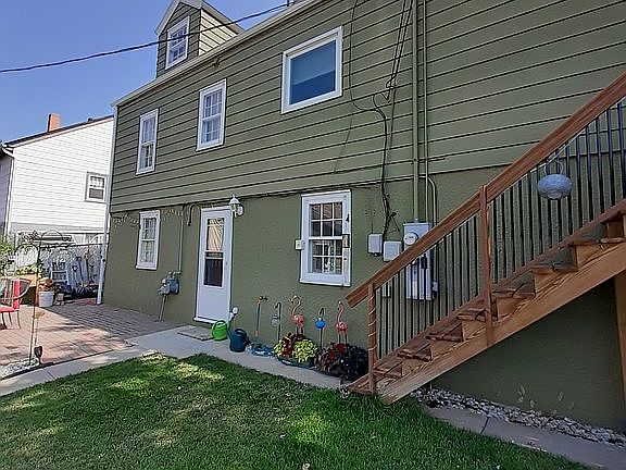 3 levels on main house