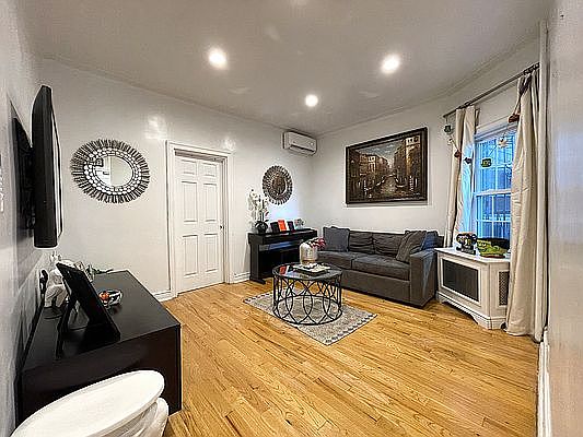4th image of 50-19 48th St #1