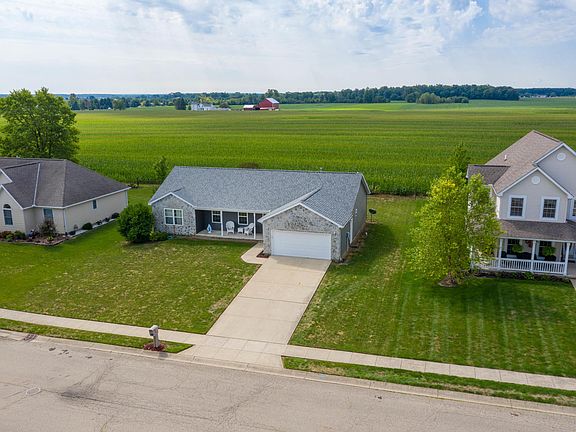 3rd image of 375 Seville Dr