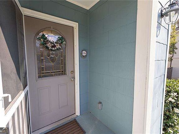 4th image of 223 Kathryn Ave