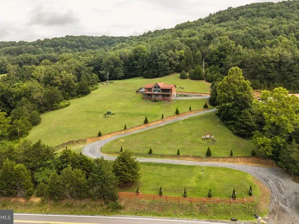 11 Crest View Dr, Greenville, WV 24945