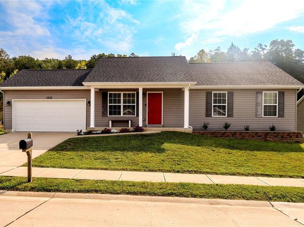 1516 Saint Charles Dr, Hillsboro, MO 63050