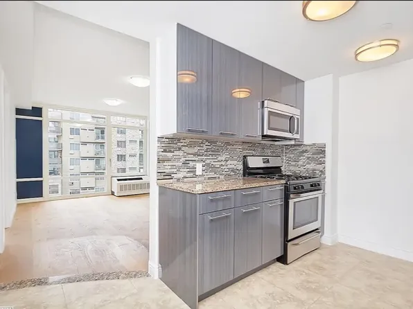 3440 Guider Avenue image 1 of 22