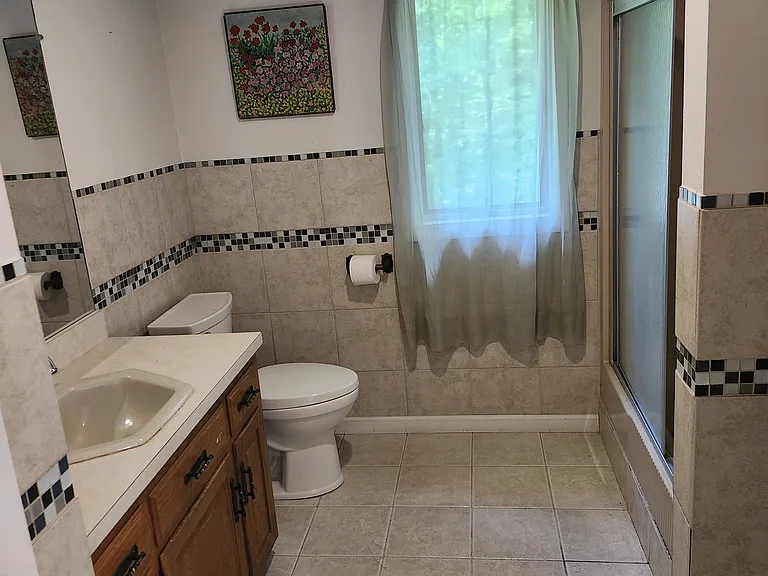421 E Hyerdale Dr — Photo 5