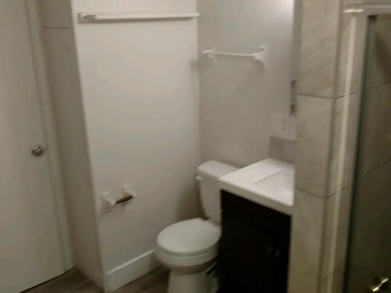 10502 Victory Ln NE #LOWER — Photo 2