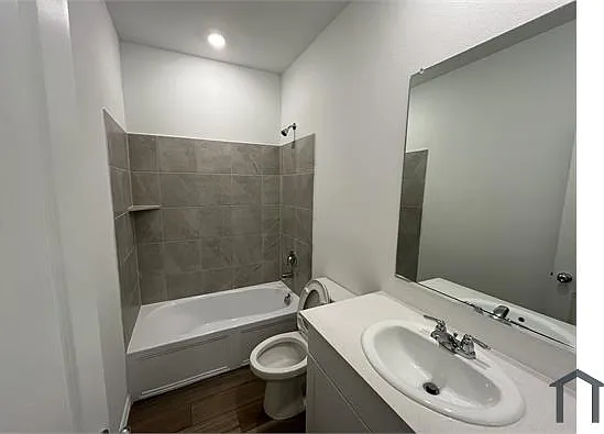 1838 Cabin Wood Ln — Photo 7