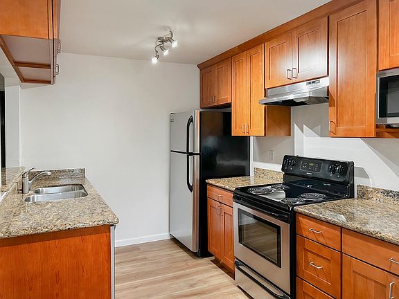5th image of 8358 13th Ave NW